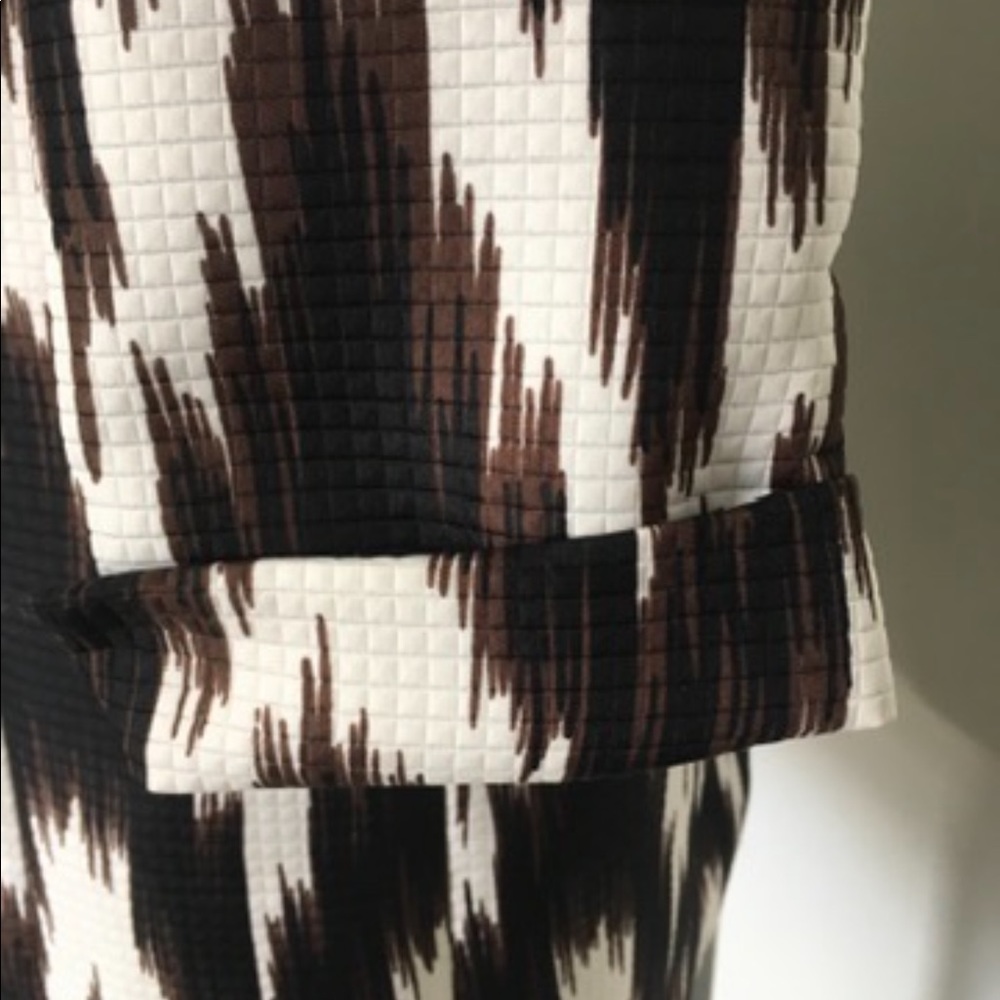 Tahari Chocolate Brown & White Modern Print Long BlazerJacket - Picture 2 of 9